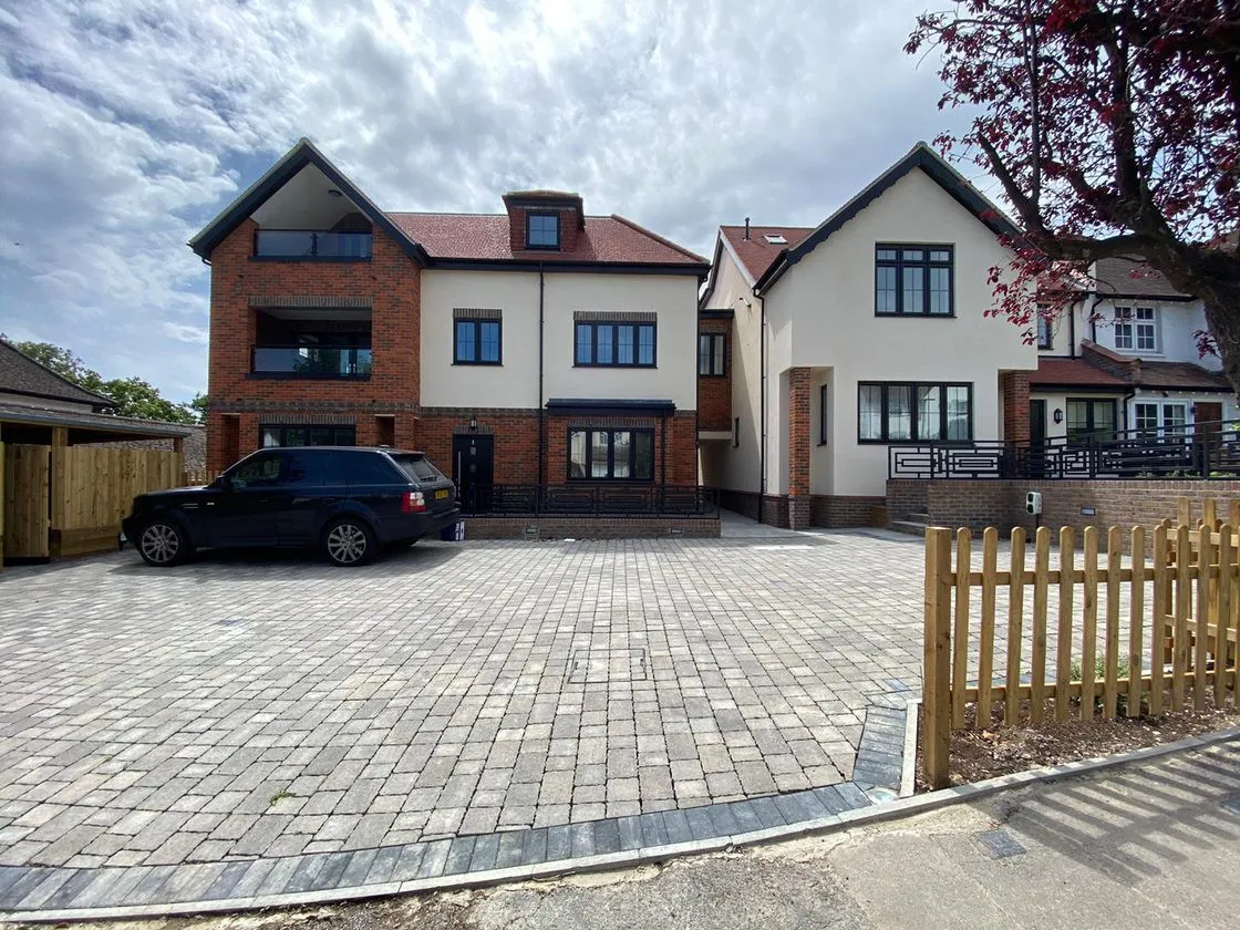 Quinton Court